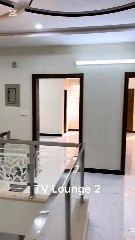 4 Storey House for Sale in B-17 – frame at 0m13s (convert.io)