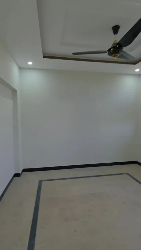 D-Block House 439 – frame at 1m23s (convert.io)