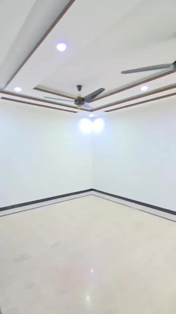 D-Block House 439 – frame at 1m37s (convert.io)