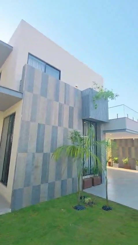 WhatsApp Video 2025-10-17 at 22.56.09_0e1fa043 – frame at 0m15s (convert.io)