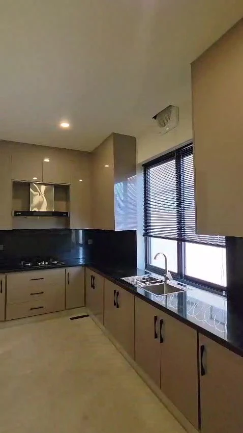 WhatsApp Video 2025-10-17 at 22.56.09_0e1fa043 – frame at 0m41s (convert.io)