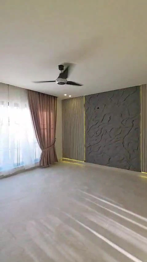 WhatsApp Video 2025-10-17 at 22.56.09_0e1fa043 – frame at 0m43s (convert.io)