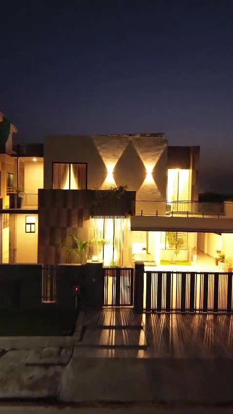 WhatsApp Video 2025-10-17 at 22.56.09_0e1fa043 – frame at 0m5s (convert.io)