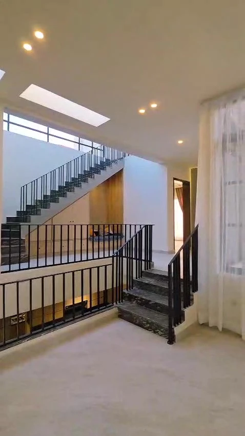 WhatsApp Video 2025-10-17 at 22.56.09_0e1fa043 – frame at 1m2s (convert.io)