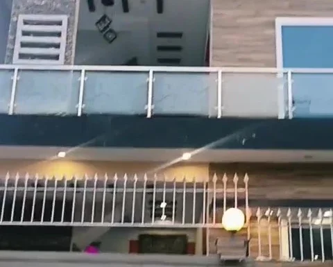 House For Sale in F-Block B-17