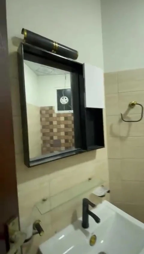 WhatsApp Video 2026-03-27 at 9.39.08 PM – frame at 0m35s (convert.io)