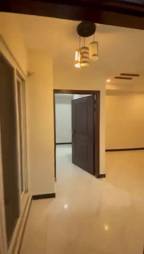 WhatsApp Video 2026-03-27 at 9.39.08 PM – frame at 0m37s (convert.io)