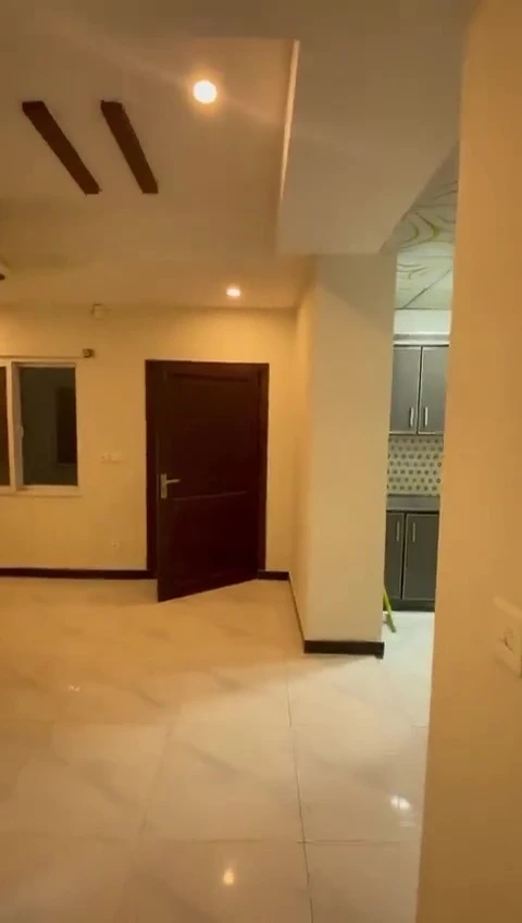 WhatsApp Video 2026-03-27 at 9.39.08 PM – frame at 0m47s (convert.io)