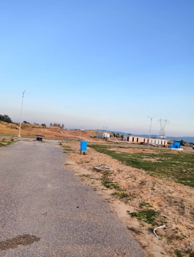 8 Marla Plot for Sale in G Block B-17