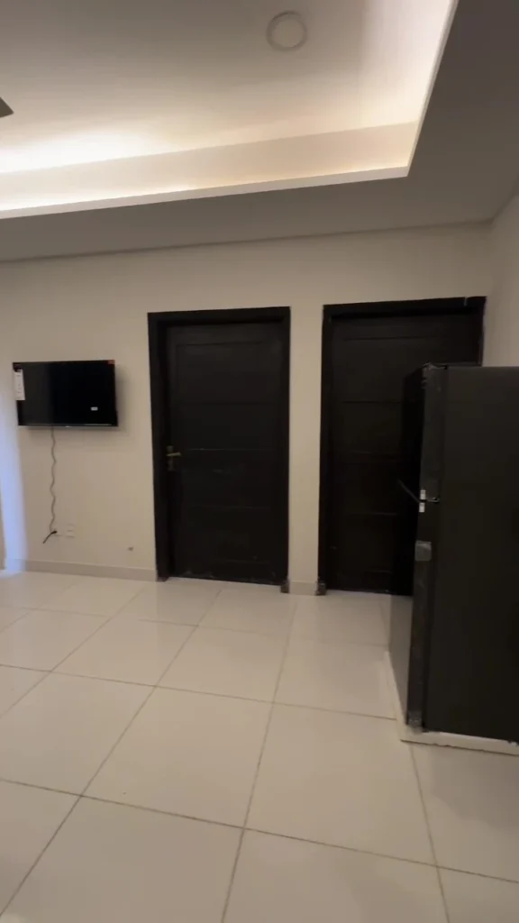 WhatsApp Video 2026-03-29 at 5.40.33 PM – frame at 0m2s (convert.io)