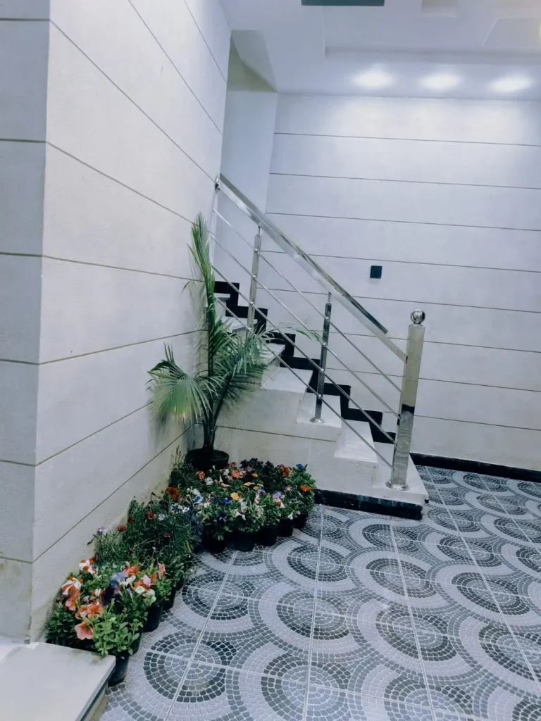 7 Marla House in E Block B-17 (2)