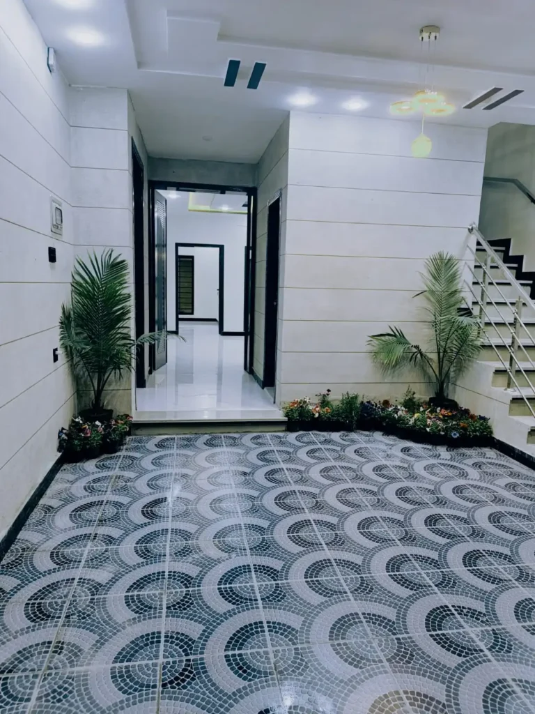 7 Marla House in E Block B-17 (4)