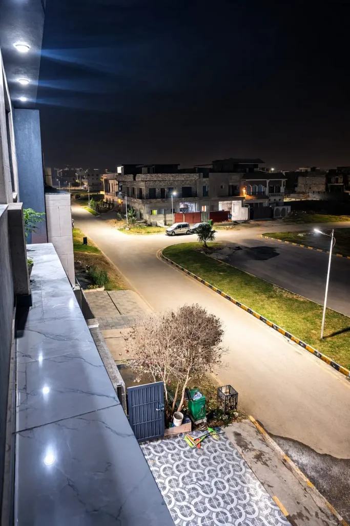7 Marla House in E Block B-17 (6)